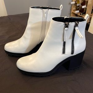 White ankle Boots